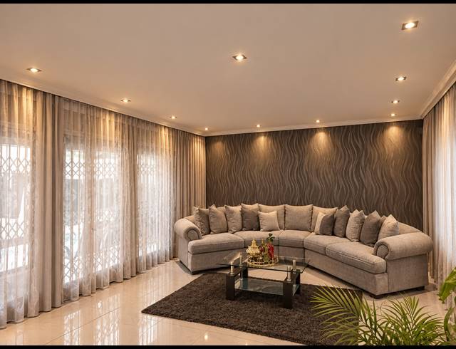 5 BEDROOM TOWNHOUSE FOR SALE IN MUSGRAVE